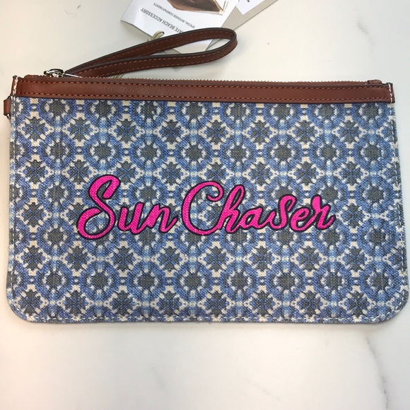 tommy bahama clutch